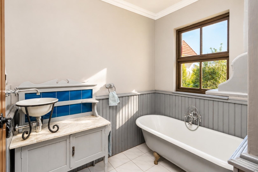 5 Bedroom Property for Sale in Estate D Afrique North West